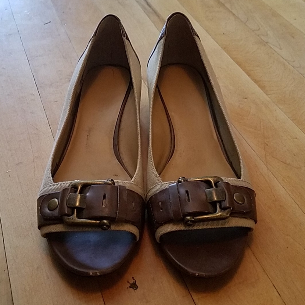 Nine west kitten heel